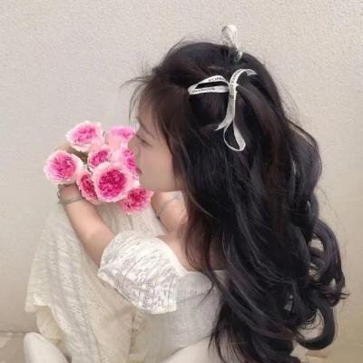 圈内老戏骨机场牵手女助理，一个月内幕曝光，好友出面澄清